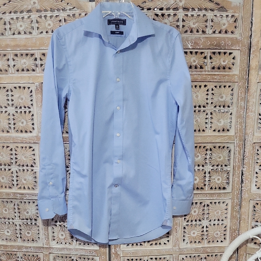 Crown & Ivy Light Blue Button Down Dress Shirt Slim Fit